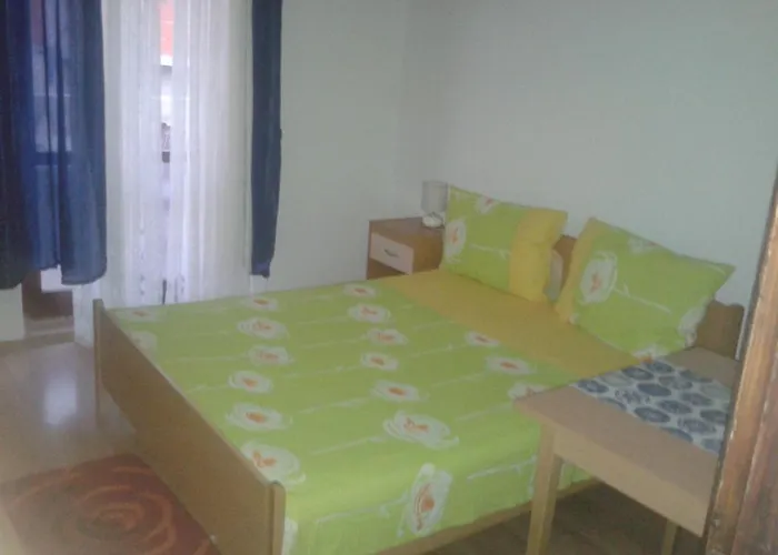 Gostinjska kuća Alissa 2*